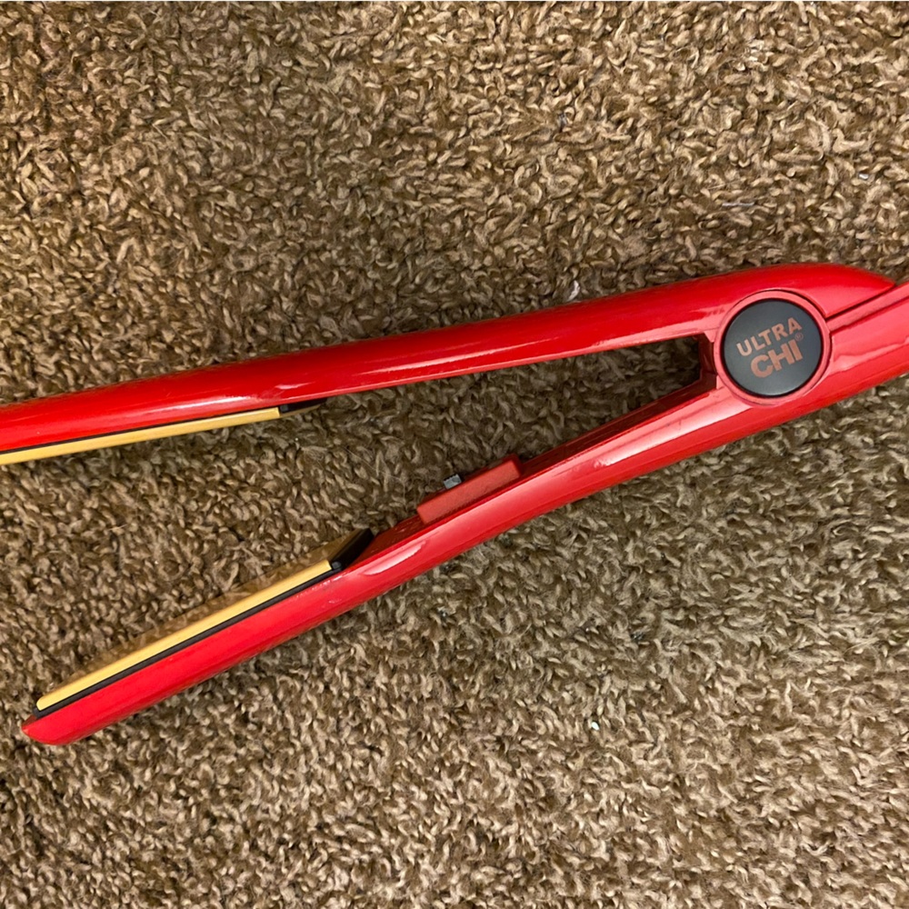 ULTRA CHI Straightener!!